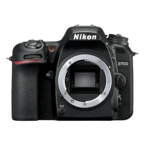 Câmera DSLR Nikon D7500 de 20.9 Mpx, Corpo Preto